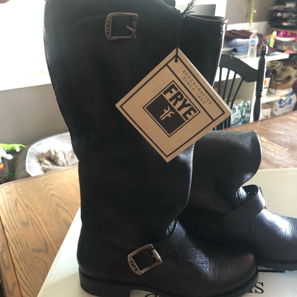 NWT FRYE boots size 7M women’s